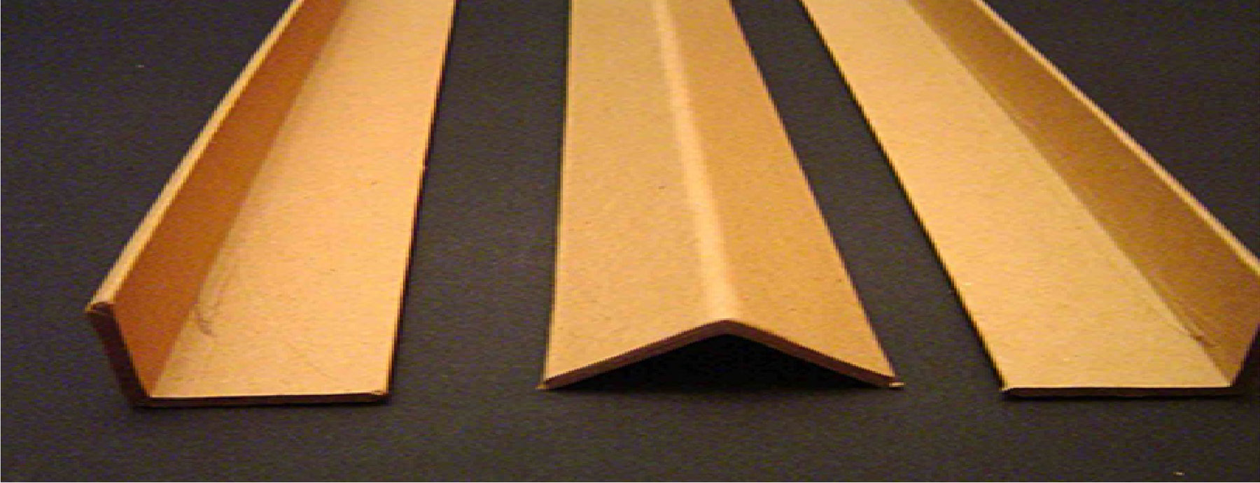 Packman: Logistic Packaging: Uses of an Edge Board Protector